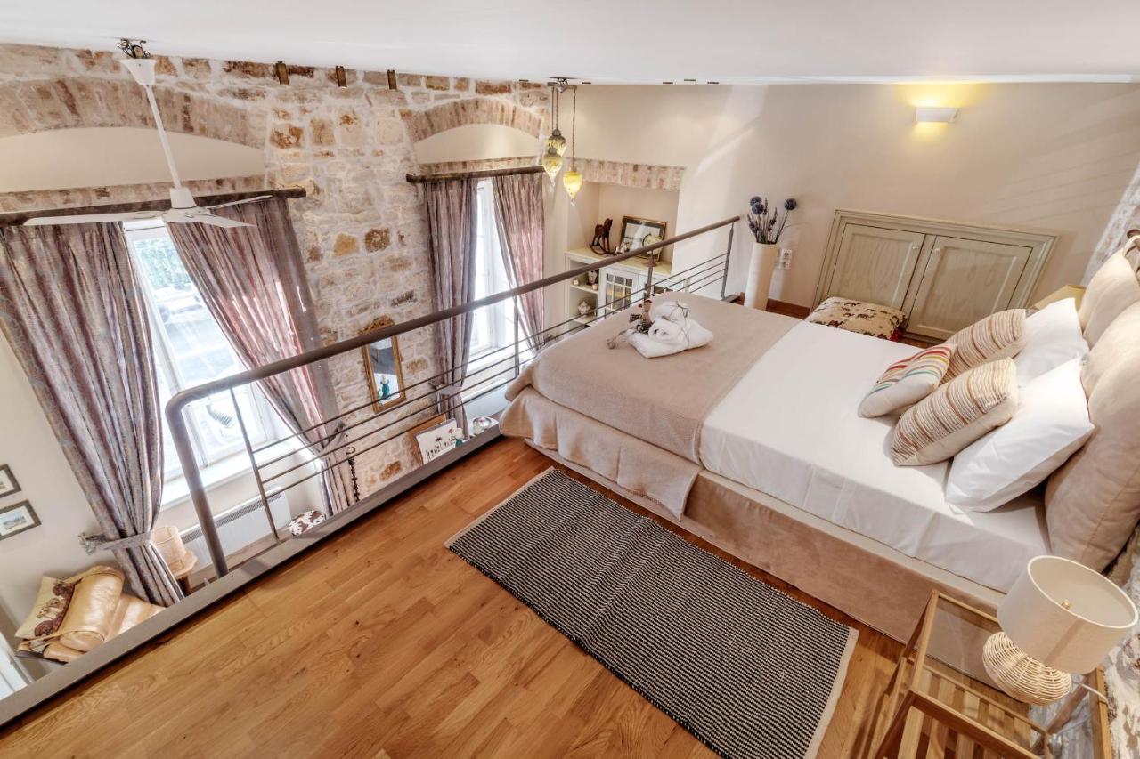 Mouragia Loft - Waterfront Old Corfu Town Apartment Екстериор снимка