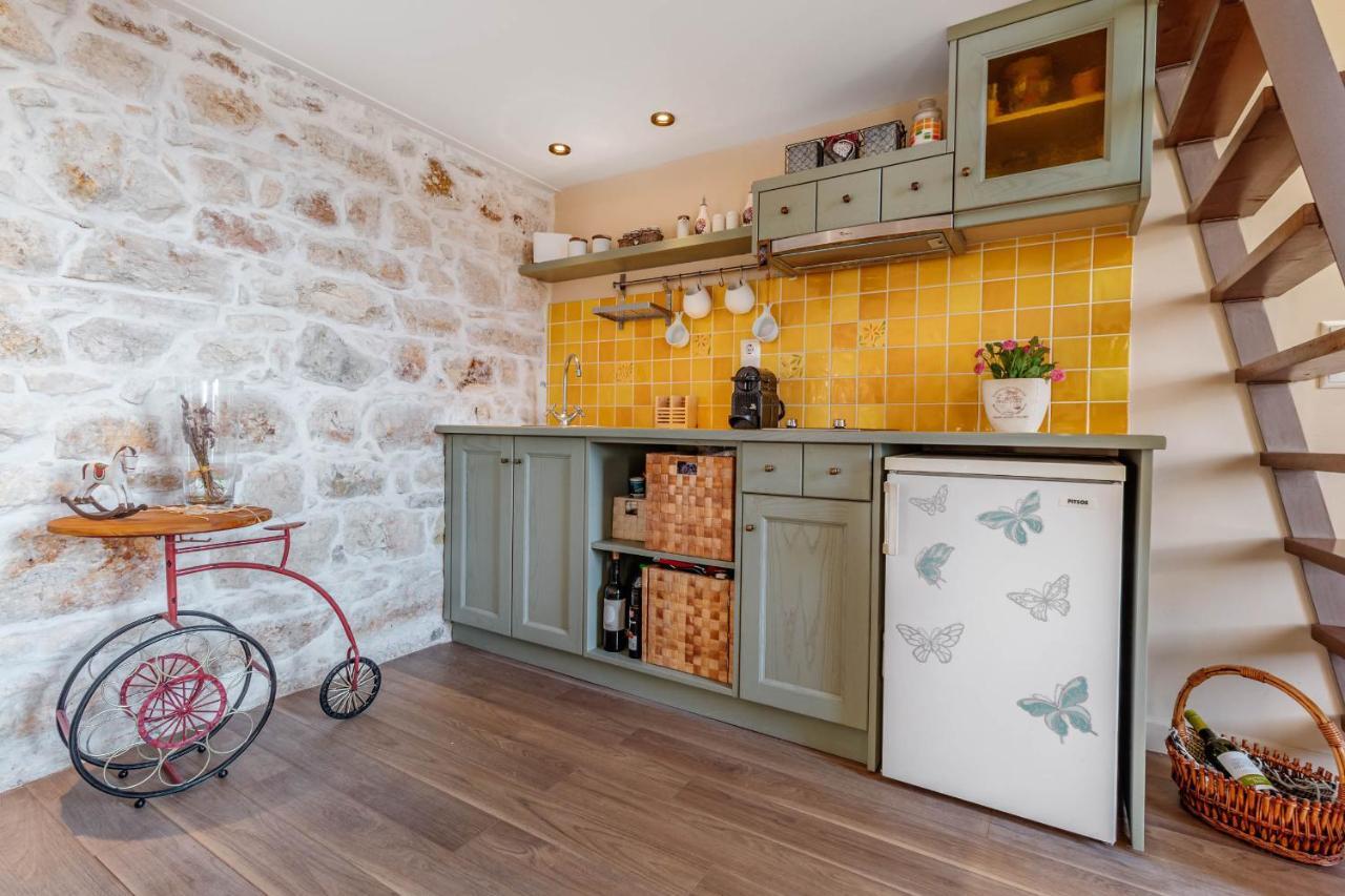 Mouragia Loft - Waterfront Old Corfu Town Apartment Екстериор снимка