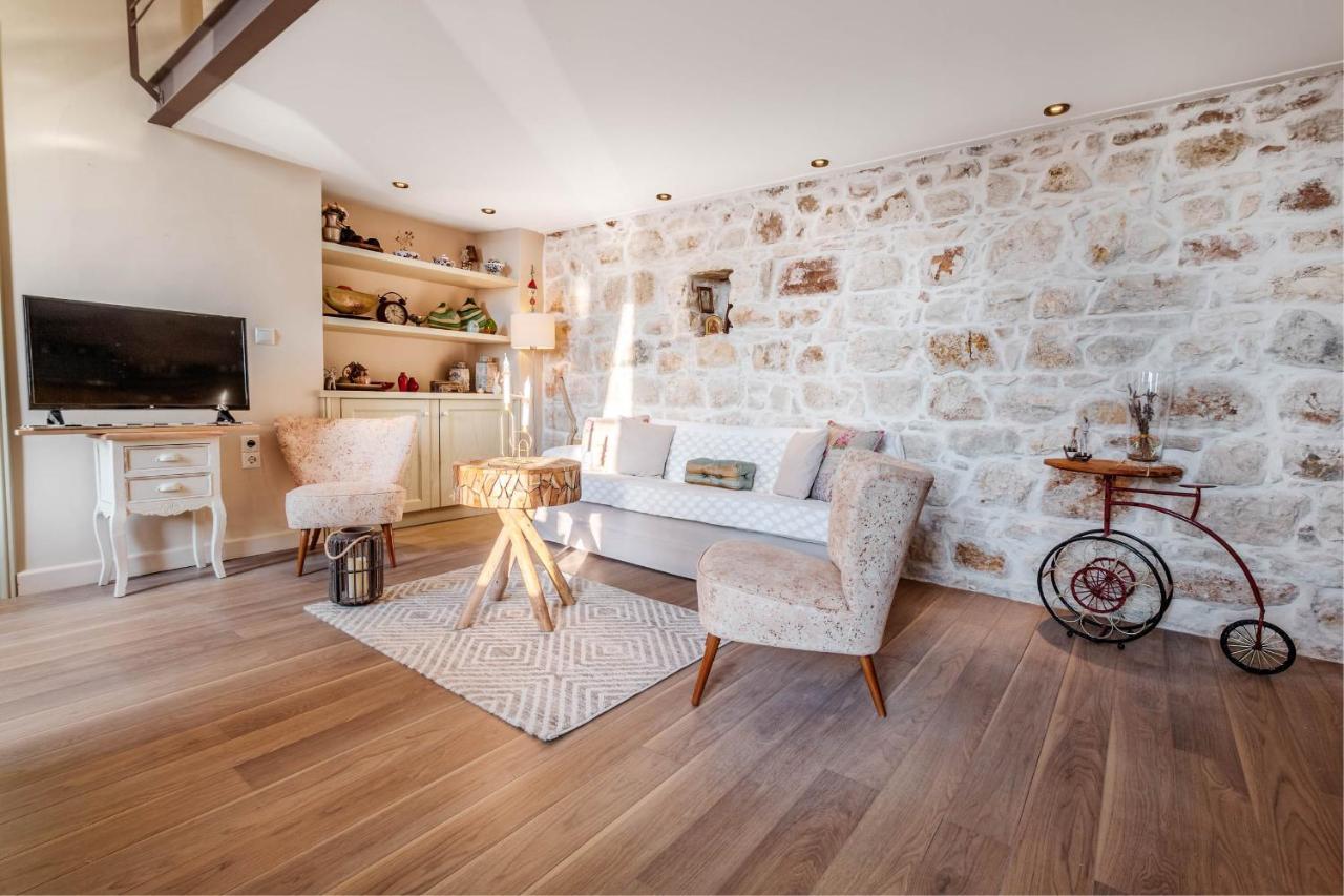 Mouragia Loft - Waterfront Old Corfu Town Apartment Екстериор снимка