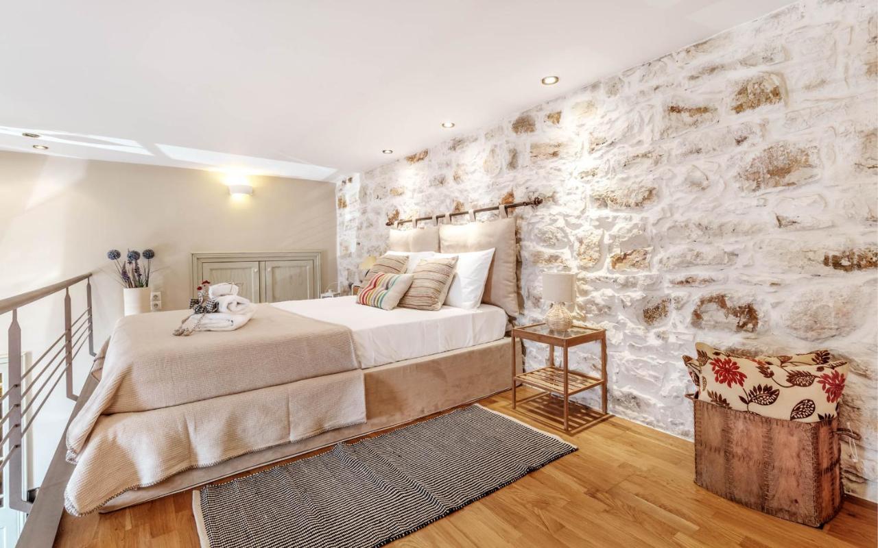 Mouragia Loft - Waterfront Old Corfu Town Apartment Екстериор снимка